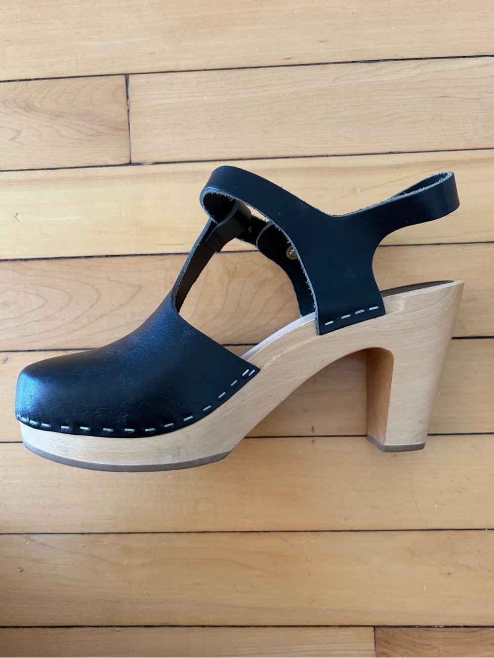 Impossible to find Swedish Hasbeen t-strap 39